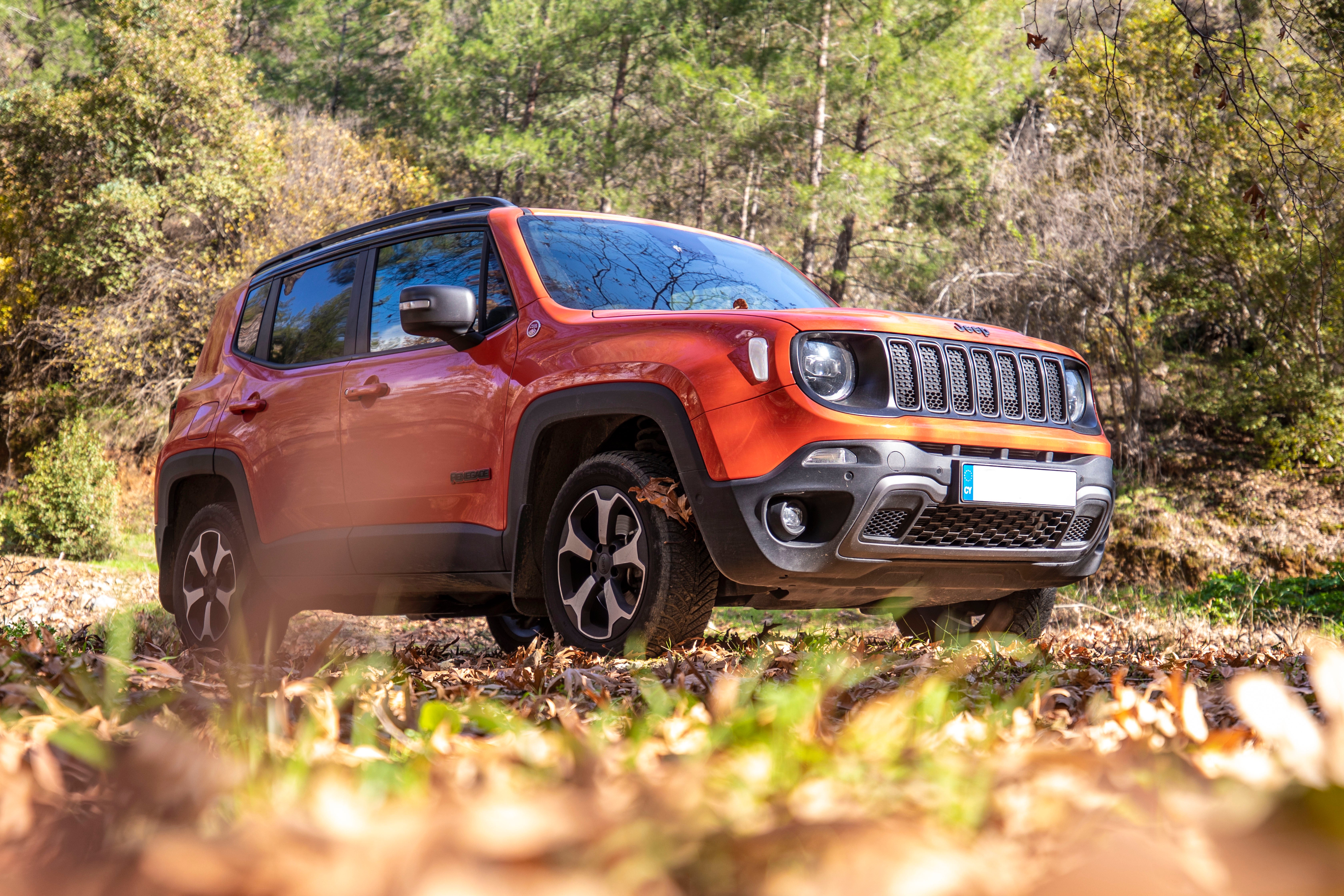 Jeep Renegade Trailhawk without front tow hooks